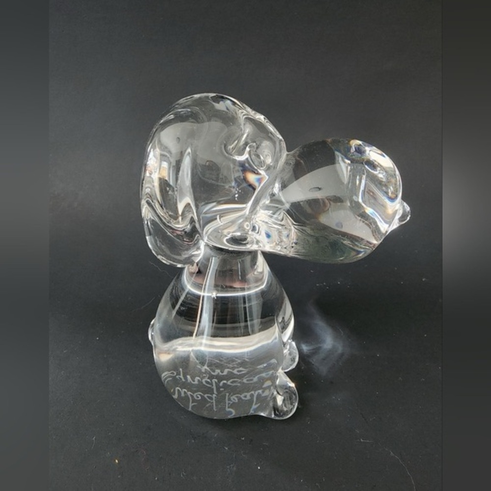 1972 United Feature Syndicate Crystal Art Glass Snoopy Paperweight Figure VG